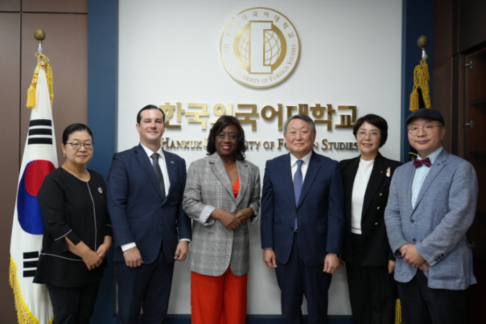 루시 몰리나르 파나마 교육부 장관, 한국외대 내방 대표이미지